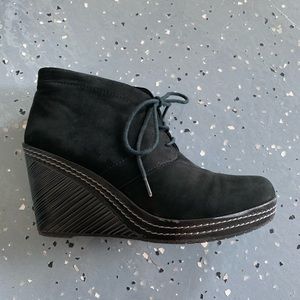 Dr. Scholl’s Black high heel wedge booties